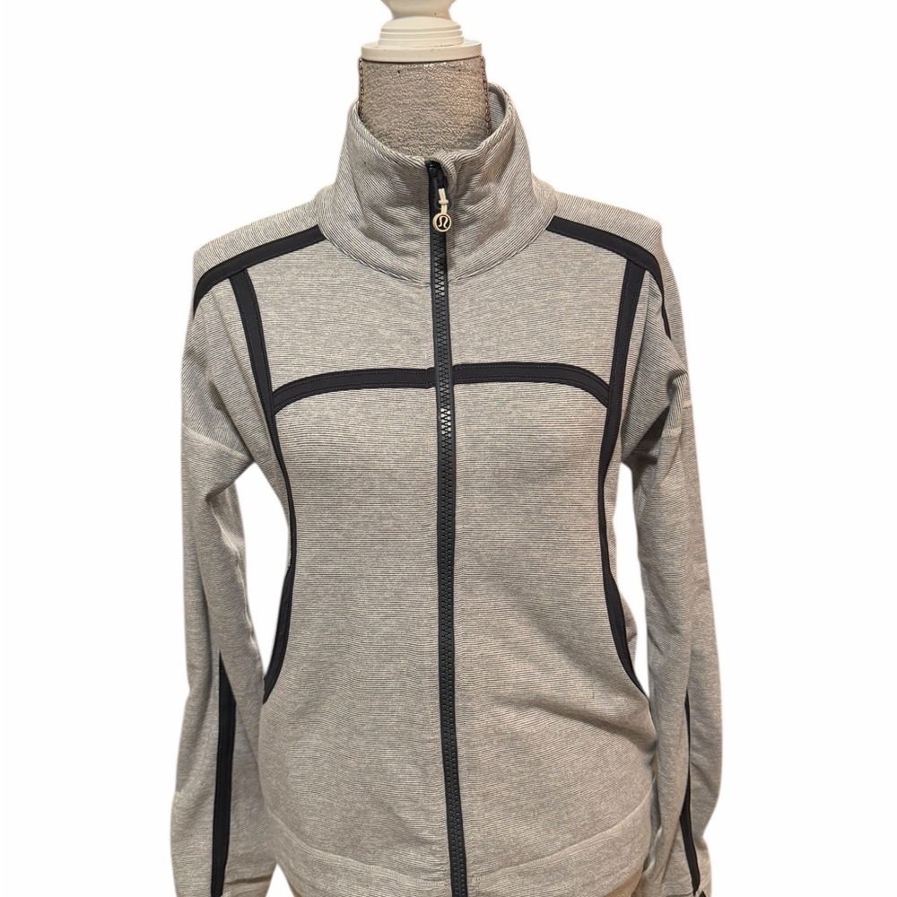 Lululemon Mynah Gray and Black Zip-Up Jacket